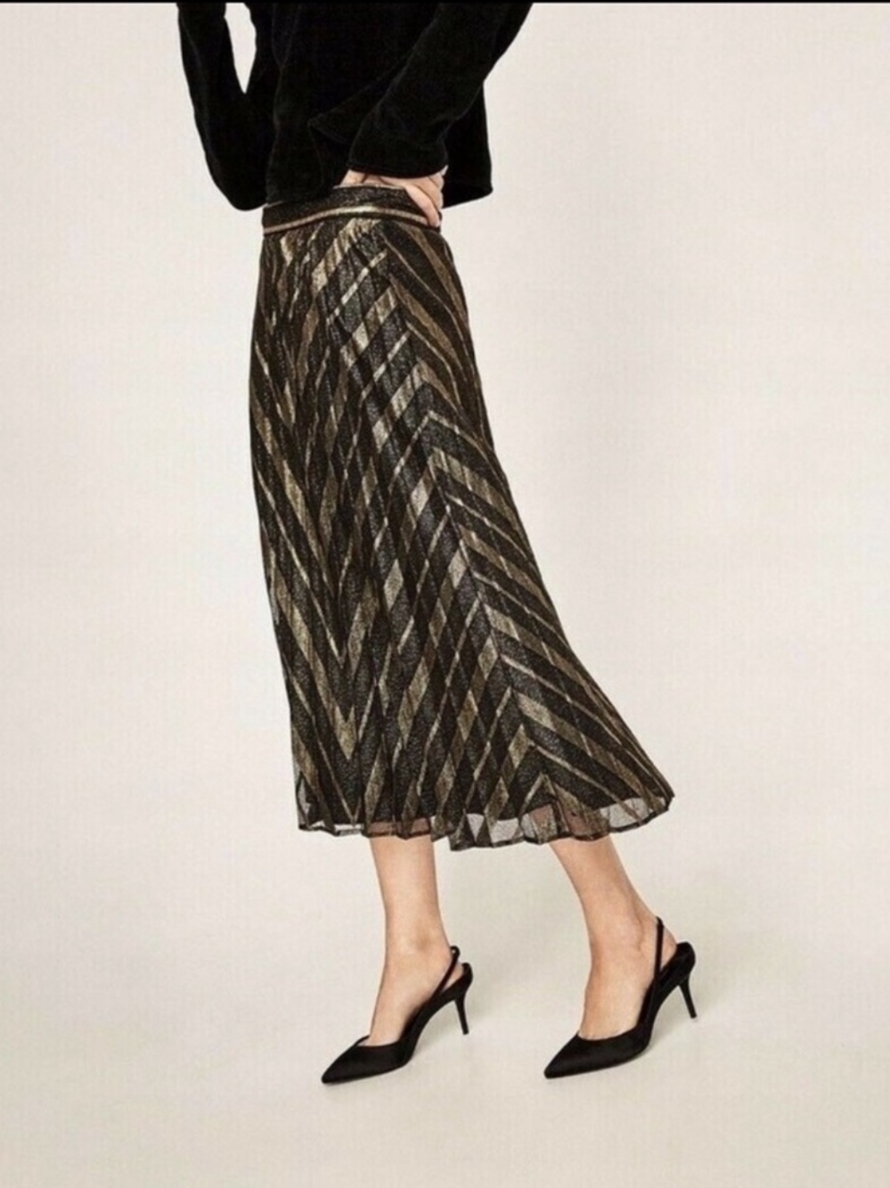 NWOT Zara High Waisted Pleated Metallic Skirt